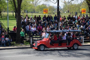 2016 Ulusal Cherry Blossom geçit töreninde Washington Dc