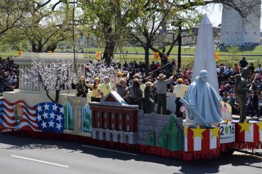 2016 Ulusal Cherry Blossom geçit töreninde Washington Dc