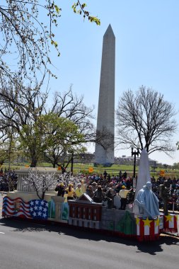 2016 Ulusal Cherry Blossom geçit töreninde Washington Dc