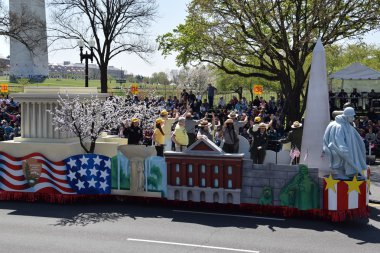 2016 Ulusal Cherry Blossom geçit töreninde Washington Dc