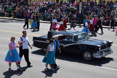 2016 Ulusal Cherry Blossom geçit töreninde Washington Dc