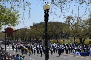 2016 Ulusal Cherry Blossom geçit töreninde Washington Dc