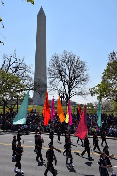 2016 Ulusal Cherry Blossom geçit töreninde Washington Dc