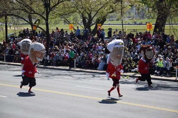 2016 Ulusal Cherry Blossom geçit töreninde Washington Dc