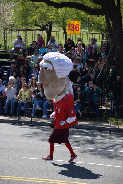 2016 Ulusal Cherry Blossom geçit töreninde Washington Dc