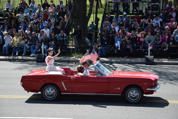 2016 Ulusal Cherry Blossom geçit töreninde Washington Dc