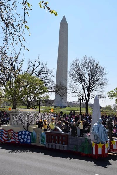 2016 Ulusal Cherry Blossom geçit töreninde Washington Dc