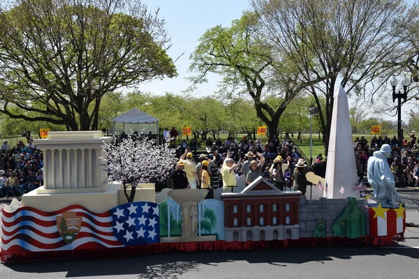 Desfile Nacional de Flores de Cerezo 2016 en Washington DC —  Fotos de Stock