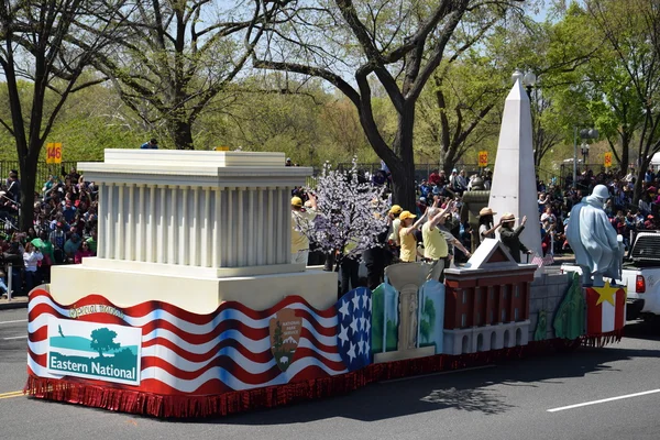 2016 National Cherry Blossom Parade in Washington DC — Stock Photo, Image