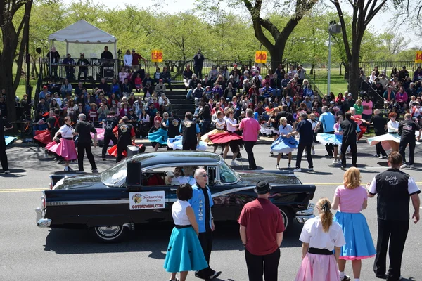 2016 Ulusal Cherry Blossom geçit töreninde Washington Dc