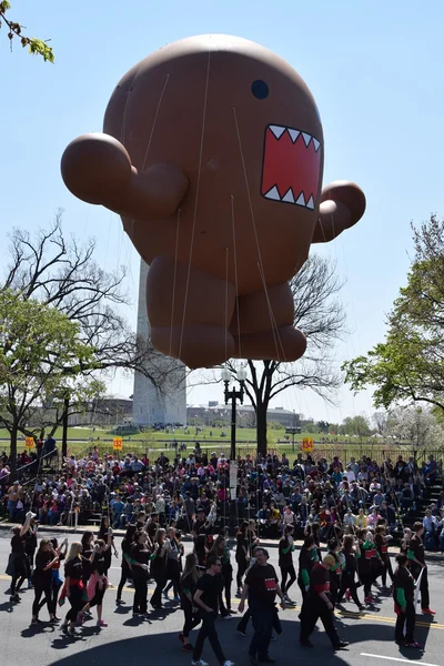 2016 Ulusal Cherry Blossom geçit töreninde Washington Dc