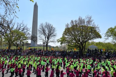 2016 Ulusal Cherry Blossom geçit töreninde Washington Dc