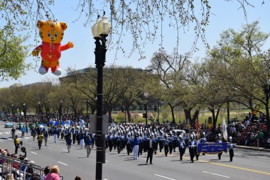 2016 Ulusal Cherry Blossom geçit töreninde Washington Dc