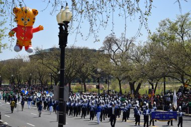 2016 Ulusal Cherry Blossom geçit töreninde Washington Dc