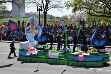 2016 Ulusal Cherry Blossom geçit töreninde Washington Dc