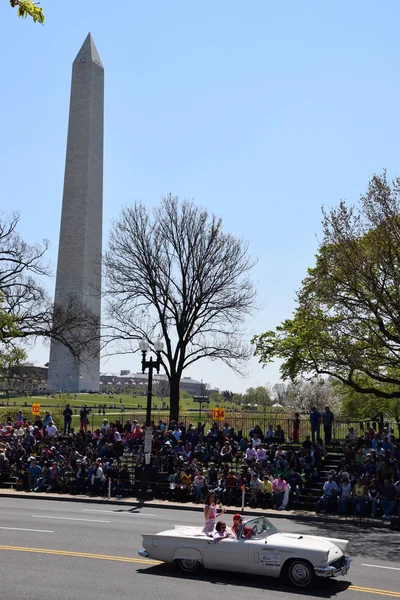 2016 Ulusal Cherry Blossom geçit töreninde Washington Dc
