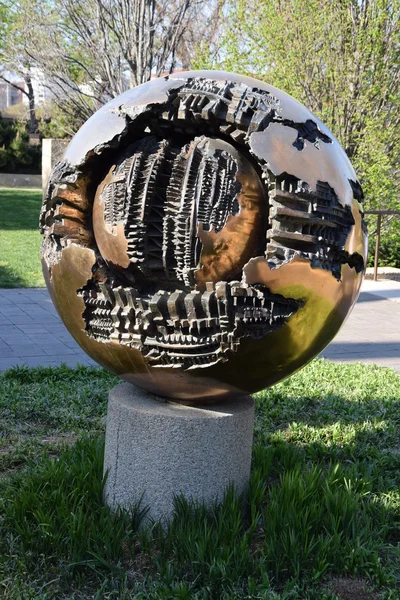 Sculptuur de Hirshhorn Sculpture Garden in Washington, Dc — Stockfoto