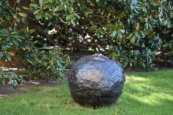 Escultura no Hirshhorn Sculpture Garden em Washington, DC — Fotografia de Stock