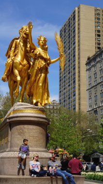 William Tecumseh Sherman heykel yakınındaki New York Central Park'ta