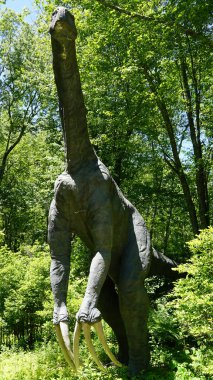 Montville, Connecticut doğanın sanat Köyü'nde dinozor yer