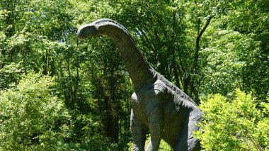 Montville, Connecticut doğanın sanat Köyü'nde dinozor yer
