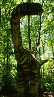 Montville, Connecticut doğanın sanat Köyü'nde dinozor yer