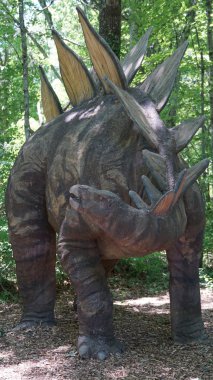 Montville, Connecticut doğanın sanat Köyü'nde dinozor yer