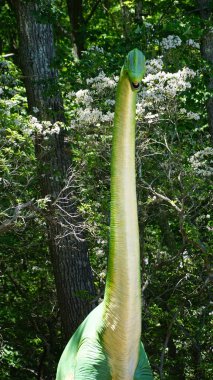 Montville, Connecticut doğanın sanat Köyü'nde dinozor yer