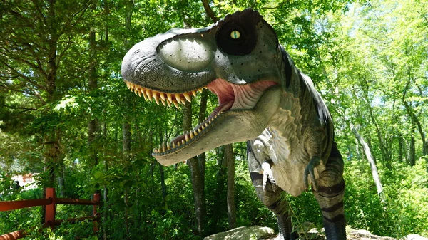 The Dinosaur Place en Nature 's Art Village en Montville, Connecticut — Foto de Stock
