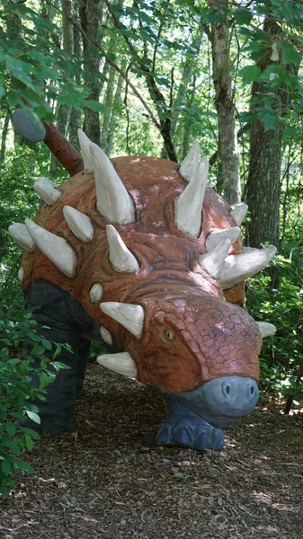 The Dinosaur Place en Nature 's Art Village en Montville, Connecticut — Foto de Stock