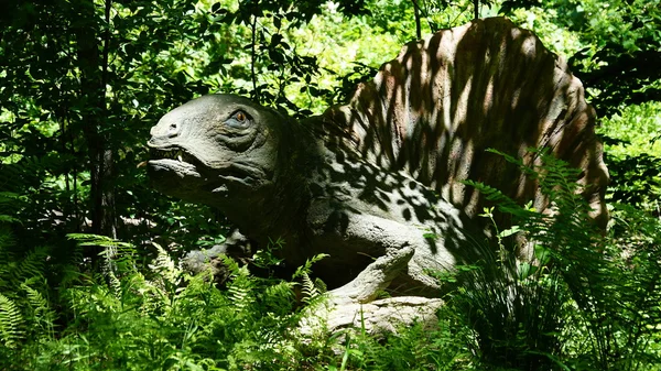 몬 트 빌, 코네티컷에 있는 자연의 예술 마을에 공룡 장소 — 스톡 사진