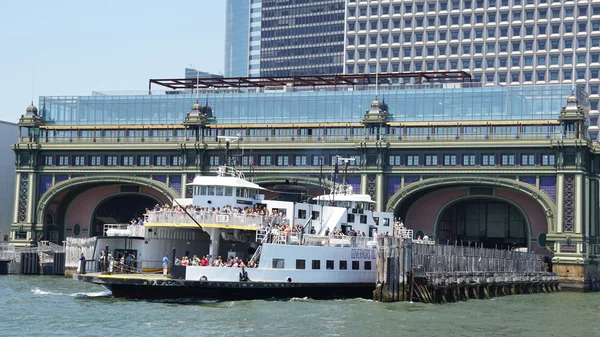 Governors Island Ferry v New Yorku — Stock fotografie