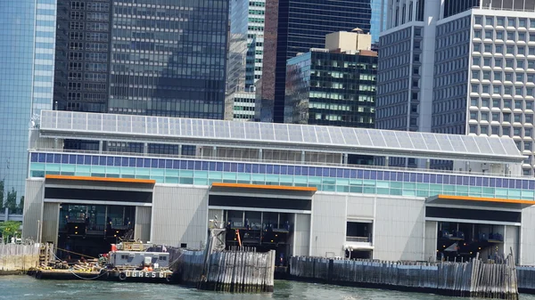 Edifício de Staten Island Ferry — Fotografia de Stock