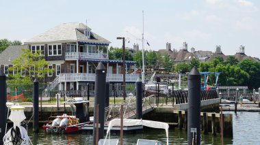 RED BANK, NJ - 16 Temmuz 2021 'de görüldüğü üzere New Jersey' deki Red Bank kasabasında.