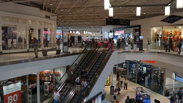 The Mall at Short Hills in New Jersey – Stock Editorial Photo © sainaniritu  #84045188