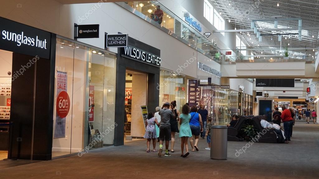 elizabeth outlet mall