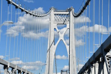 POUGHKEEPSIE, New York, Poughkeepsie 'deki Franklin Roosevelt Mid-Hudson Köprüsü, 5 Eylül 2020' de görüldüğü gibi.