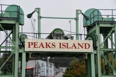 PORTLAND ME - 26 SEP: 26 Eylül 2020 'de Maine, Portland yakınlarındaki Peaks Island' da Casco Bay Ferry 's Forest City Landing durağı.