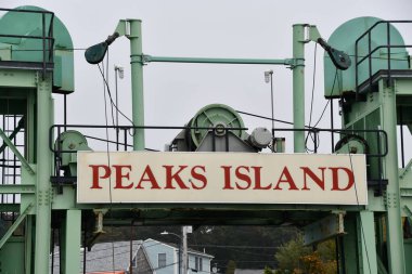 PORTLAND ME - 26 SEP: 26 Eylül 2020 'de Maine, Portland yakınlarındaki Peaks Island' da Casco Bay Ferry 's Forest City Landing durağı.