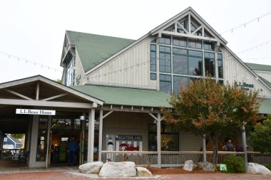 FREEPORT, ME - SEP 27: LL Bean Home part of the LL Bean Flagship Store in Freeport, Maine, as seen in Sep 27, 2020. Mağaza 24 saat açık, yılın 365 günü..