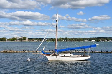 CANDAIGUA, NY - 18 SEP: 18 Eylül 2020 'de Canandaigua Gölü' nün New York 'taki Canandaigua City Pier' den görünüşü. 