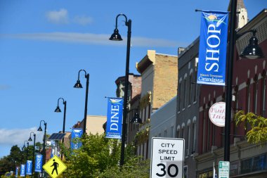 CANDAIGUA, NY - 18 Sep 2020 'de görüldüğü gibi Canandaigua, New York şehir merkezindeki ana cadde.