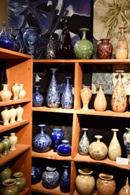 BLOOMFIELD, New York - 19 Eylül 2020 'de Bloomfield, New York' ta görülen Clay Pottery Büyücüsü.