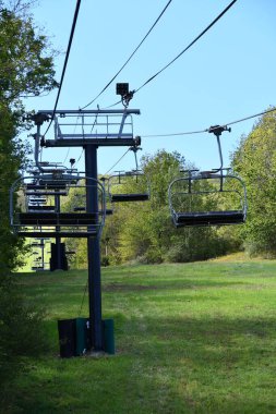 CANDAIGUA, New York, Canandaigua 'daki Bristol Dağı Kayak Tesisi' ndeki Sonbahar Gök Gezisi 'nden görüntüler, 19 Sep 2020' de görüldüğü gibi..