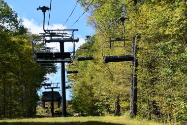 CANDAIGUA, New York, Canandaigua 'daki Bristol Dağı Kayak Tesisi' ndeki Sonbahar Gök Gezisi 'nden görüntüler, 19 Sep 2020' de görüldüğü gibi..