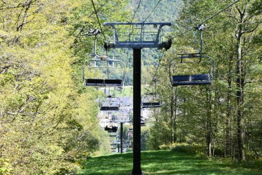 CANDAIGUA, New York, Canandaigua 'daki Bristol Dağı Kayak Tesisi' ndeki Sonbahar Gök Gezisi 'nden görüntüler, 19 Sep 2020' de görüldüğü gibi..