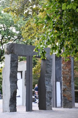 NEW YORK, New York - 25 Aralık 2022 'de Sam Moyer tarafından Manhattan, New York' taki Central Park 'ta görülen Doris için Kapılar.