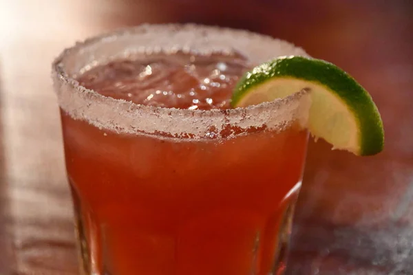 Margarita Auf Den Felsen Mit Limettenscheibe — Stockfoto