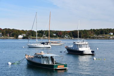 NEW CASTLE, NH - 3 Ekim 2020 'de New Hampshire' daki Fort Constitution Ulusal Tarihi Sitesi 'nden Marina Manzarası.