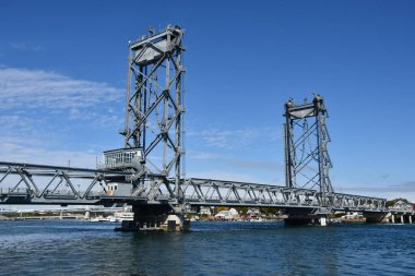 Portsmouth, New Hampshire 'da 3 Ekim 2020' de görülen I. Dünya Savaşı Anma Köprüsü. 